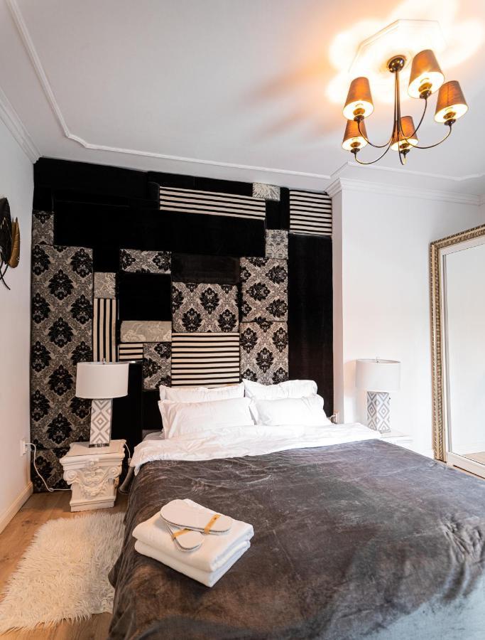 The Artist - Ultracentral Designer Apartment Bucarest Extérieur photo
