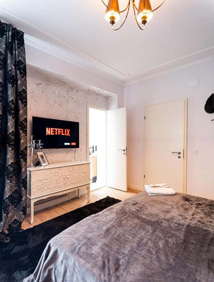 The Artist - Ultracentral Designer Apartment Bucarest Extérieur photo